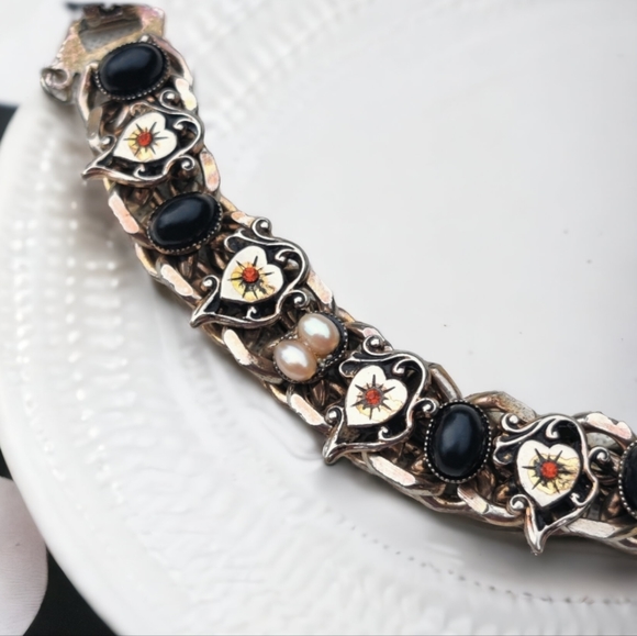Vintage antique heart onyx and pearl bracelet - Picture 2 of 9